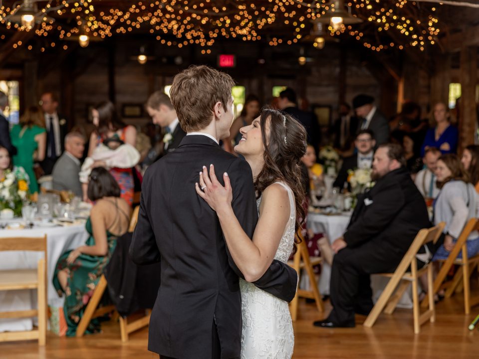 20230603 Christine&Collin PatsBarn 3120